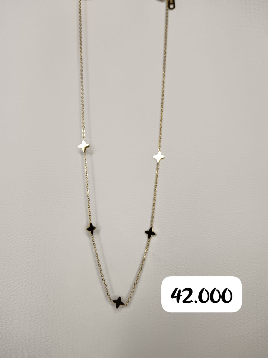Collar 13