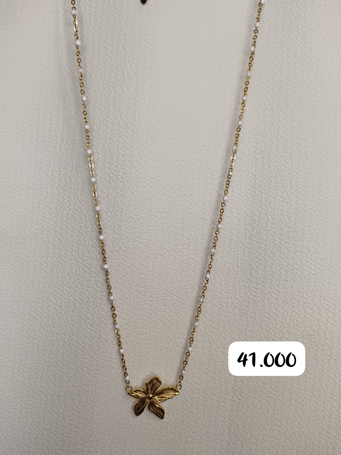 Collar 4